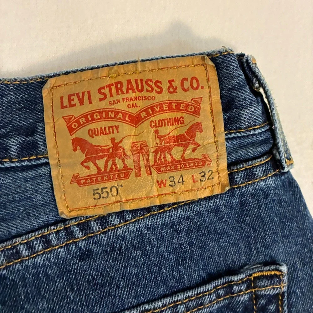 Levi's 550 Jeans Men's 34x32 Denim Dark Wash Relaxed Fit Classic Work Preppy